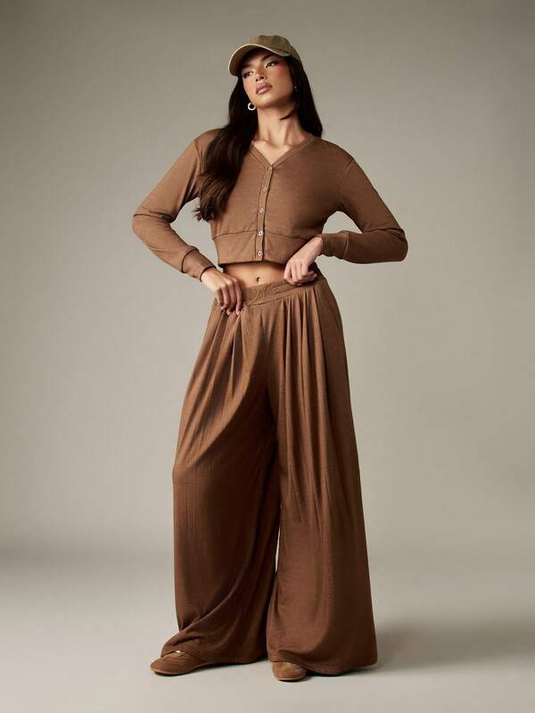 Missguided MISSGUIDED V Neck Cropped Cardigan With Button Front Closure