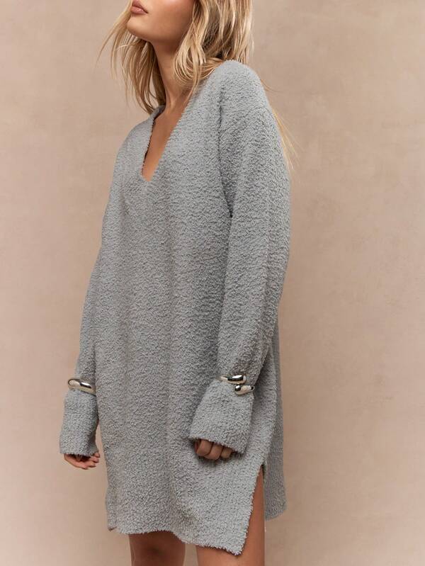 Missguided MISSGUIDED V-Neck Drop Shoulder Loose Solid Color Sweater Mini Dress