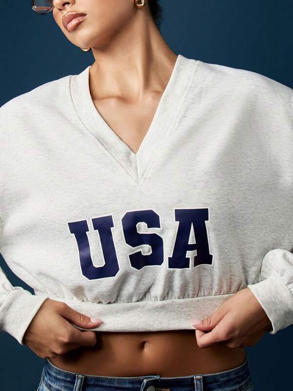 Missguided MISSGUIDED V-Neck USA Graphic Cropped Sweatshirt With Long Sleeves