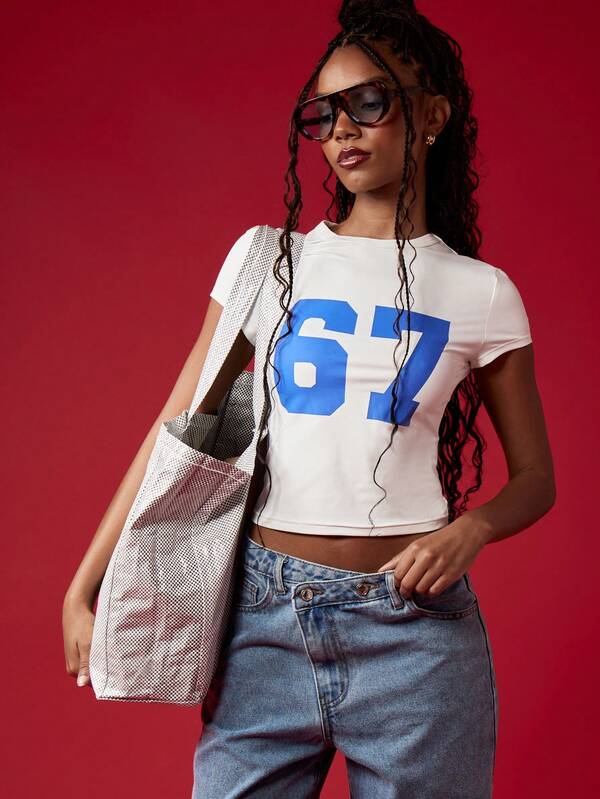 Missguided MISSGUIDED Varsity Number Print Fitted Crop Top Y2K Style Graphic Tee