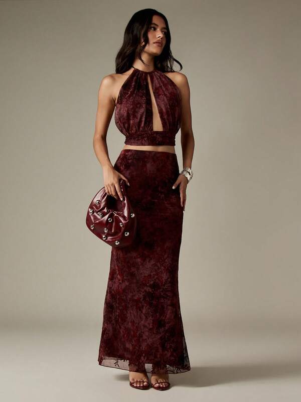 missguided MISSGUIDED Velvet Halter Neck Crop Top And Maxi Skirt