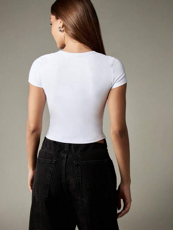 Missguided MISSGUIDED White Button Front Crop T-Shirt With Script Logo