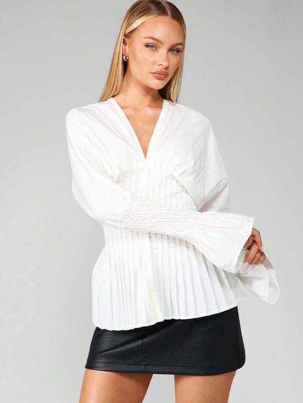 Missguided MISSGUIDED White Pleated Blouse With Bell Sleeves And Fitted Waist