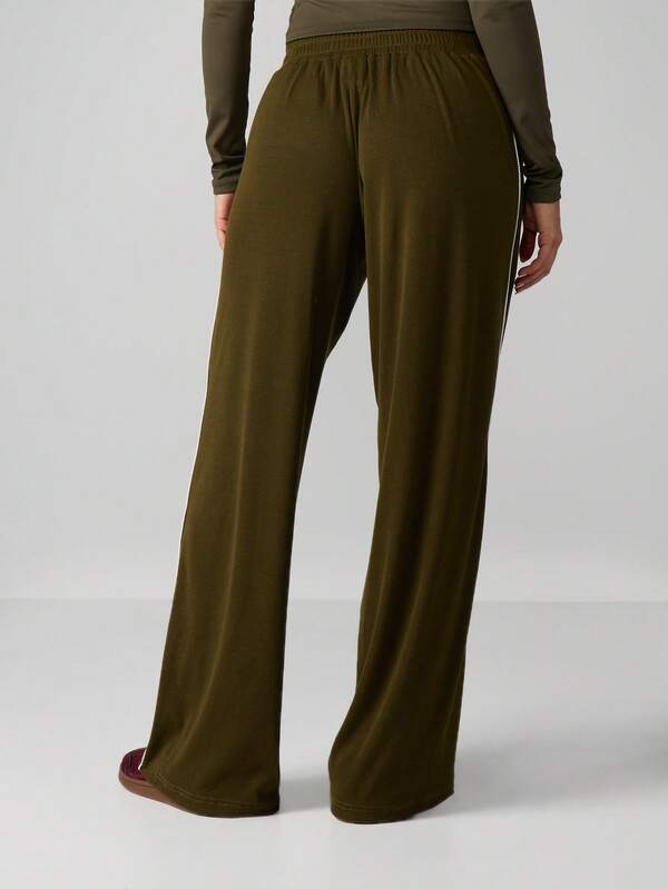 Missguided MISSGUIDED Wide Leg Ribbed Joggers With Side Stripe