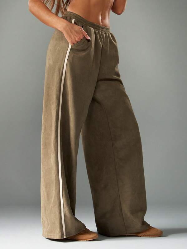 missguided MISSGUIDED Wide Leg Suede Joggers With Elastic Waistband missguided MISSGUIDED Wide Leg Suede Joggers With Elastic Waistband