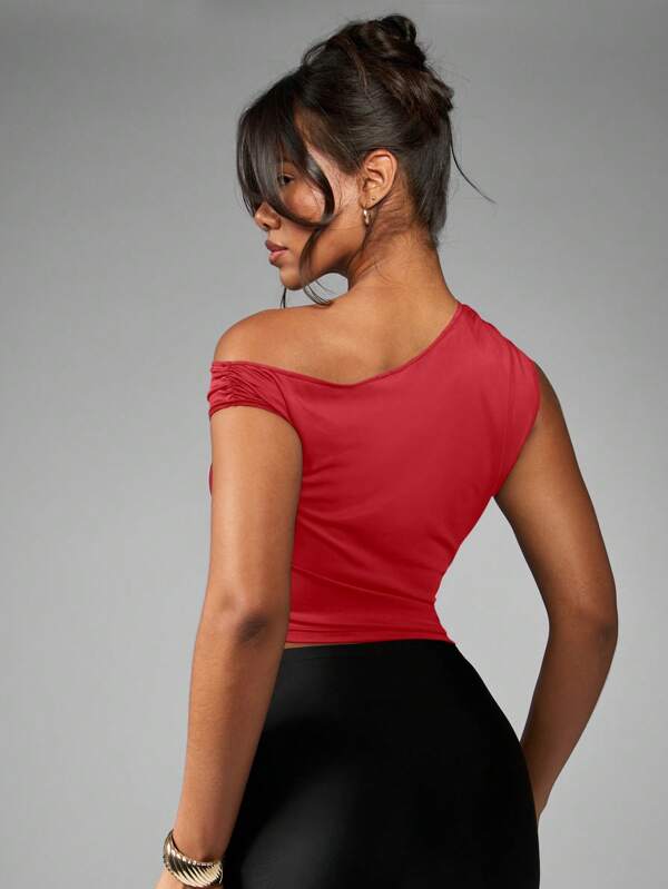Missguided MISSGUIDED Women Tops Form-Fitting Asymmetric Off Shoulder Crop Top