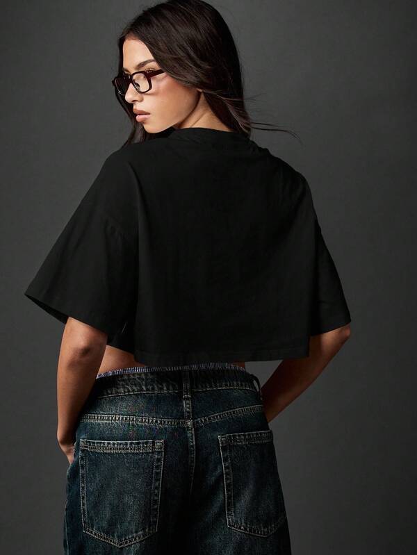 Missguided Missguided X Playboy MISSGUIDED Cropped T Shirt With Embroidered Varsity Design