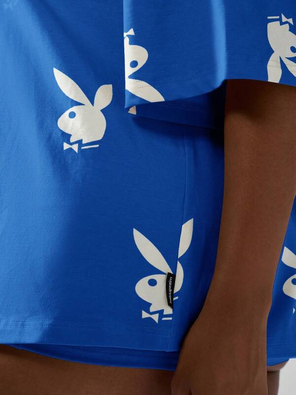 Missguided Missguided X Playboy MISSGUIDED Oversized Bunny Print Graphic T Shirt With Wide Sleeves