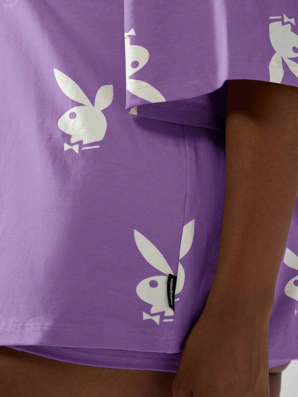 Missguided Missguided X Playboy MISSGUIDED Oversized Bunny Print T Shirt With Drop Shoulder