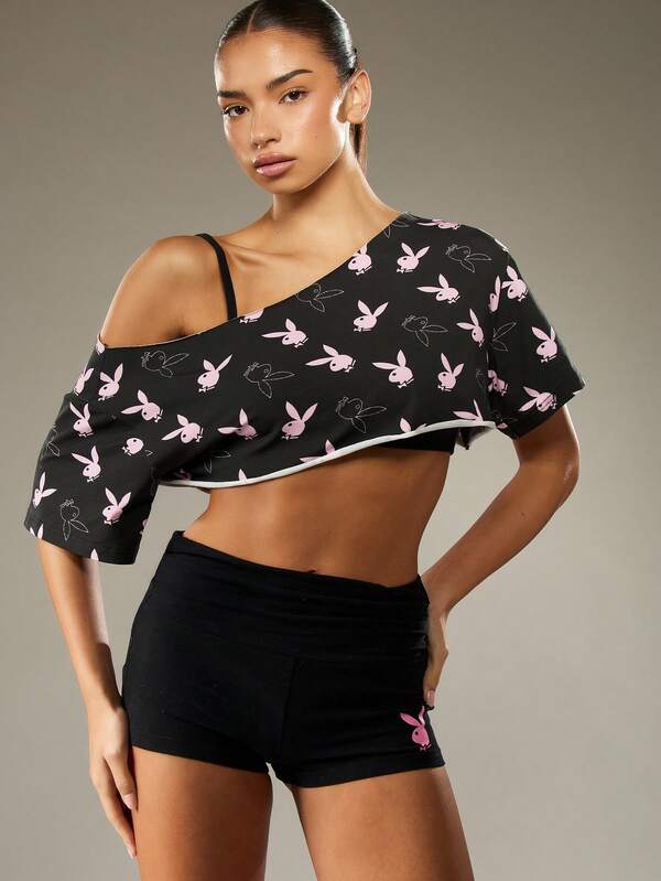 missguided Missguided x Playboy Oversized Asymmetric Cropped Top With Print