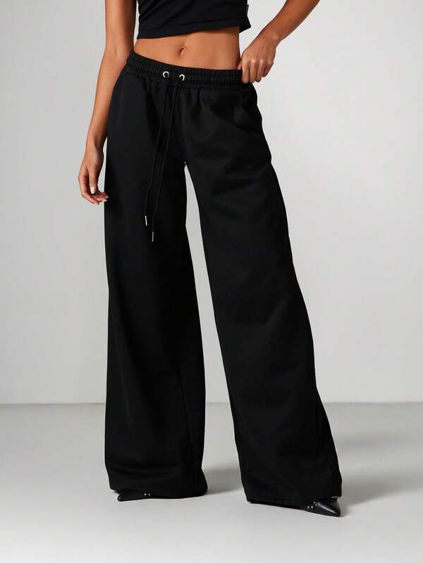 Missguided Missguided X Playboy Wide Leg Fleece Joggers With Lace Applique