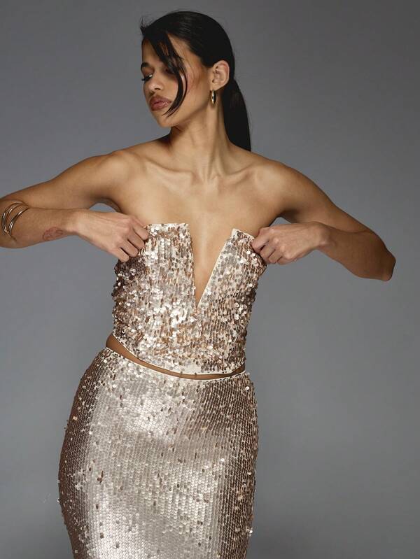 Missguided MISSGUIDED Y2K Futuristic Sequin Plunge Neck Bandeau Crop Top