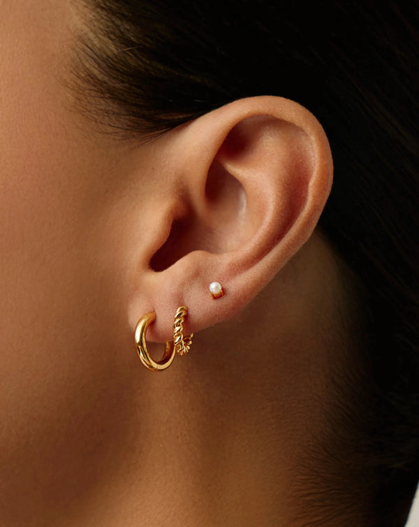 Missoma Classic Pearl Stud Earrings | 18ct Gold Vermeil/Pearl