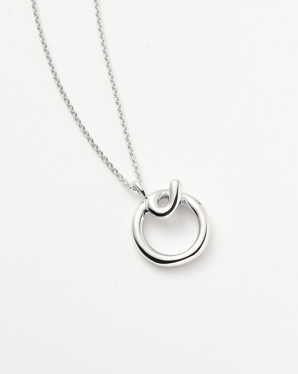 Missoma Curly Molten Initial Pendant Necklace - O | Sterling Silver