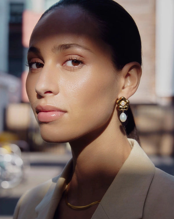 Missoma Eny Puffy Daisy Pearl Drop Earrings | 18ct Gold Plated/Pearl