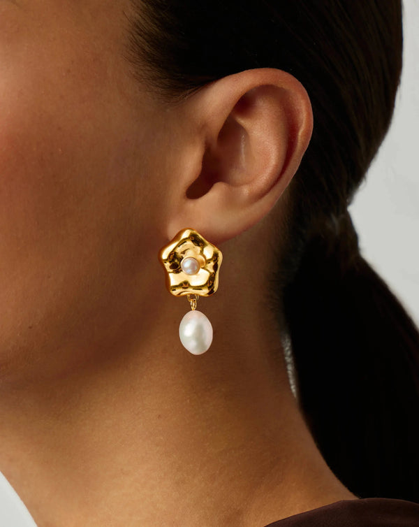 Missoma Eny Puffy Daisy Pearl Drop Earrings | 18ct Gold Plated/Pearl