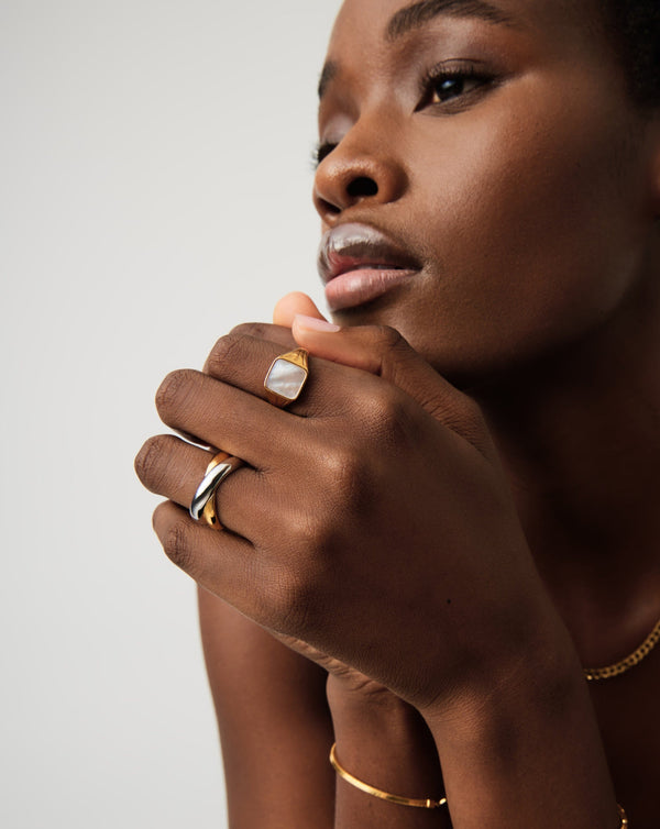 Missoma Lucy Williams Square Signet Ring | Gold/Pearl