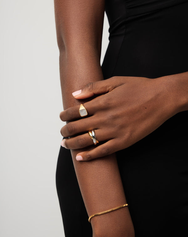 Missoma Lucy Williams Square Signet Ring | Gold/Pearl