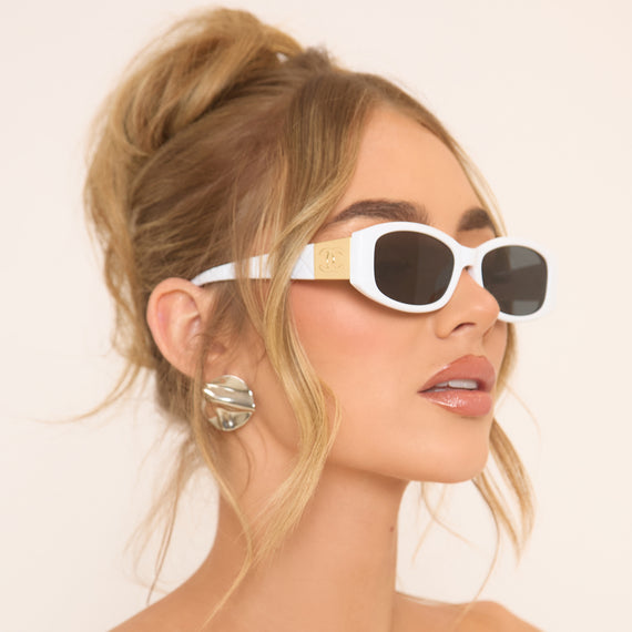 missyempire Gold Side Logo Detail Square Shaped Sunglasses In White missyempire Gold Side Logo Detail Square Shaped Sunglasses In White