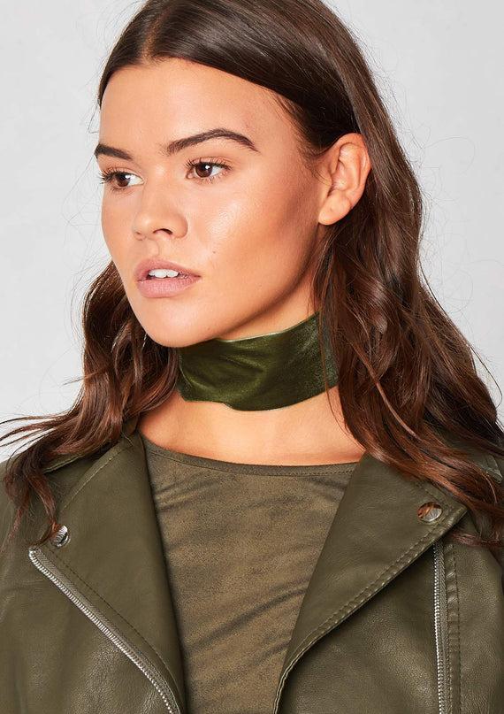 missyempire Audria Green Velvet Thick Choker