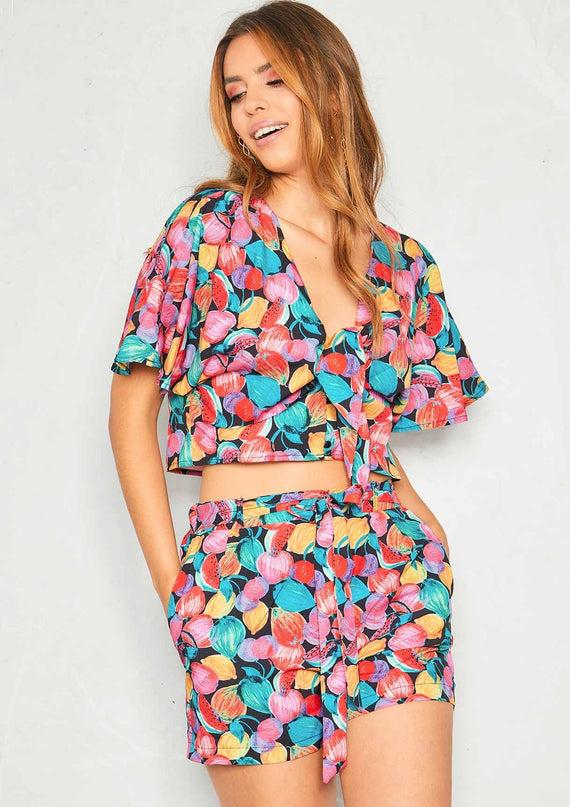 Missyempire Glenda Black Fruit Print Tie Crop Top