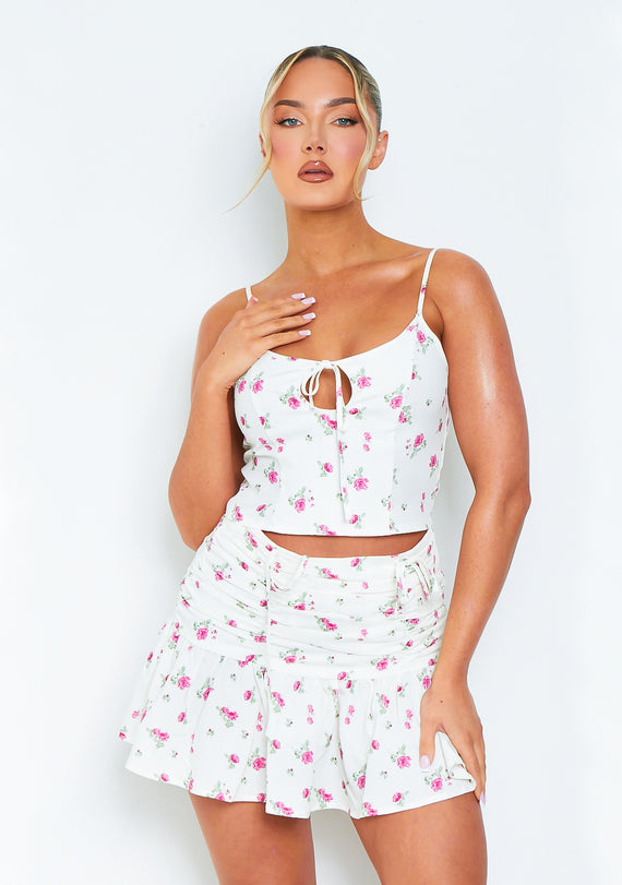 missyempire Mia White Floral Round Neck Top