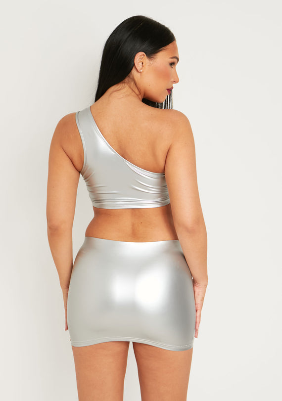 Missyempire Nikita Silver Metallic One Shoulder Crop Top