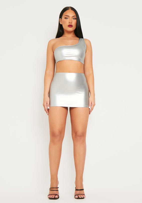 Missyempire Nikita Silver Metallic One Shoulder Crop Top