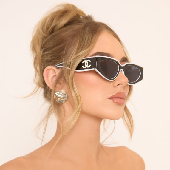 missyempire Side Logo Detail White Trim Chunky Sunglasses In Black missyempire Side Logo Detail White Trim Chunky Sunglasses In Black