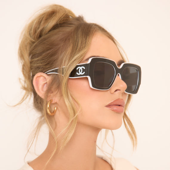 missyempire Side Logo Detail White Trim Oversized Sunglasses In Black missyempire Side Logo Detail White Trim Oversized Sunglasses In Black