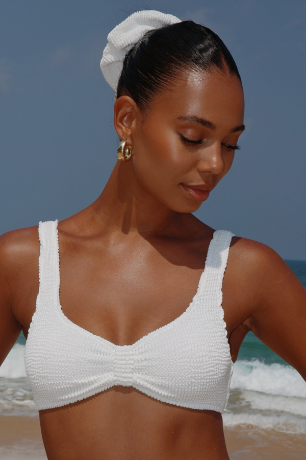 Moda Minx 'White' Scrunch Scrunchie