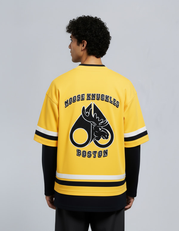 Moose Knuckles NHL X MOOSE KNUCKLES BRUINS TEE BRUINS YELLOW/BLACK/BONE