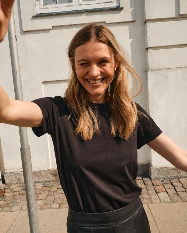 mos mosh MMDala O-SS Basic Tee