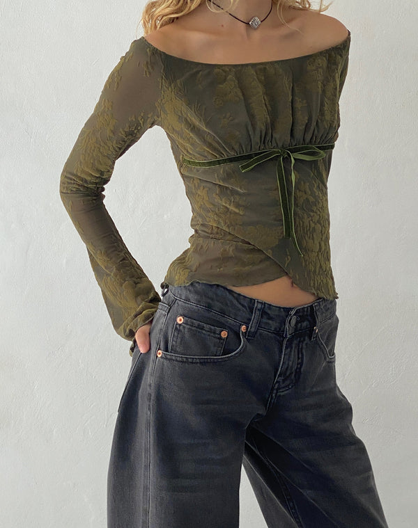 Motel Rocks Kareena Long Sleeve Bardot Top In Abstract Botanic Dark Olive