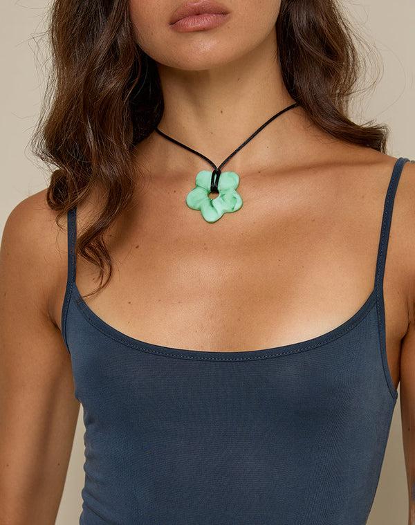 motel rocks Flower Necklace in Resin Green