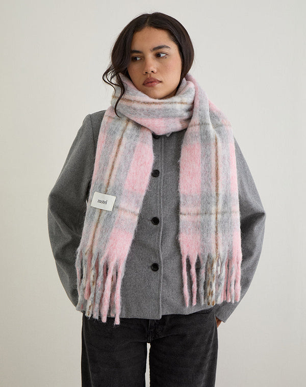 Motel Rocks Scarf In Wool Brushed Knit Pink Check