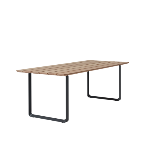 muuto 70/70 Outdoor Table | A simple outdoor design with durable quality​