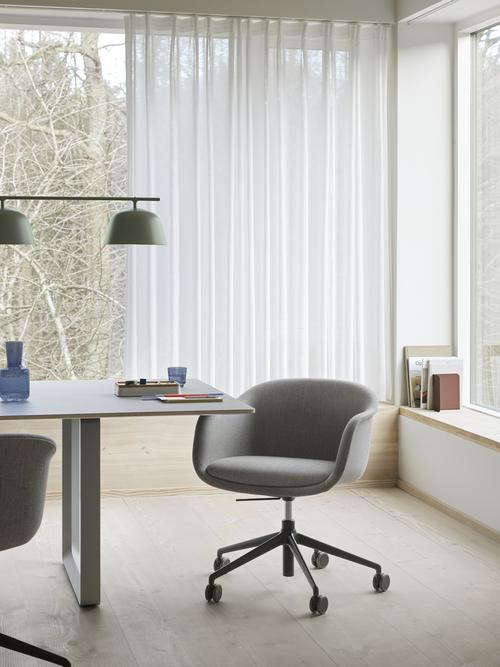 Muuto Ambit Rail Lamp | Made Of Hand Painted Aluminum