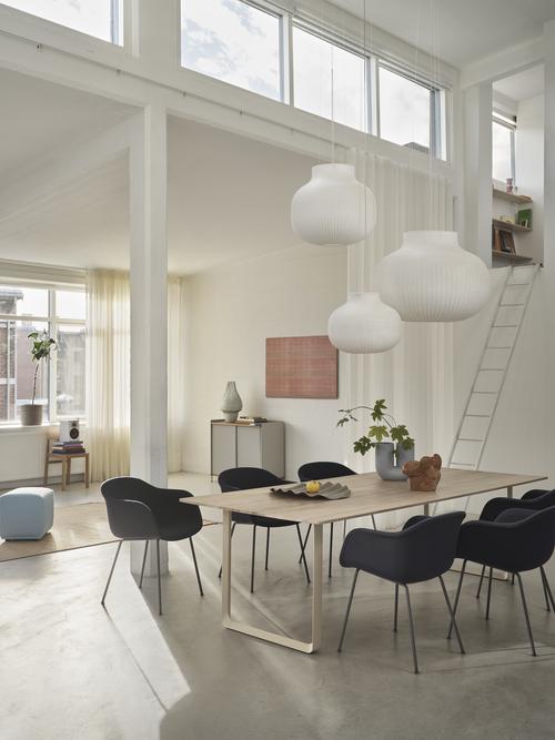 Muuto Fiber Armchair - Tube Base | Welcoming And Comfortable