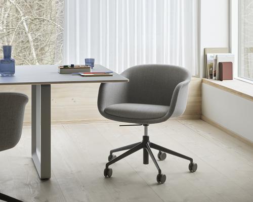 Muuto Fiber Conference Armchair | Elegantly Ergonomic