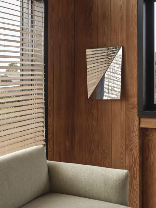 Muuto Gaze Mirror | Sculptural Mirror With Shifting Reflections
