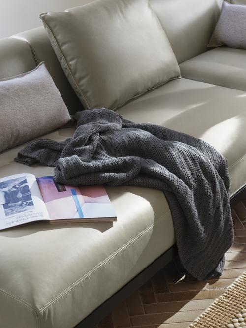 Muuto Ample Throw | Comfortably Soft