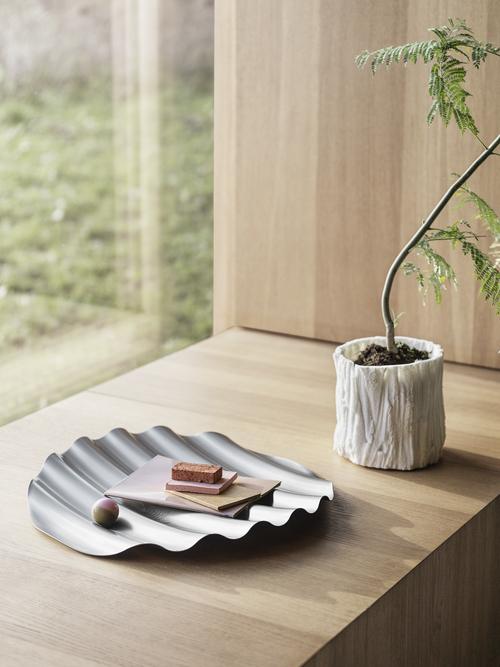 Muuto Wave Tray | Graphic Elegance