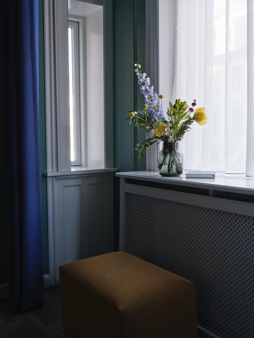 Muuto Silent Vase | A Simple Vase In Mouth Blown Glass