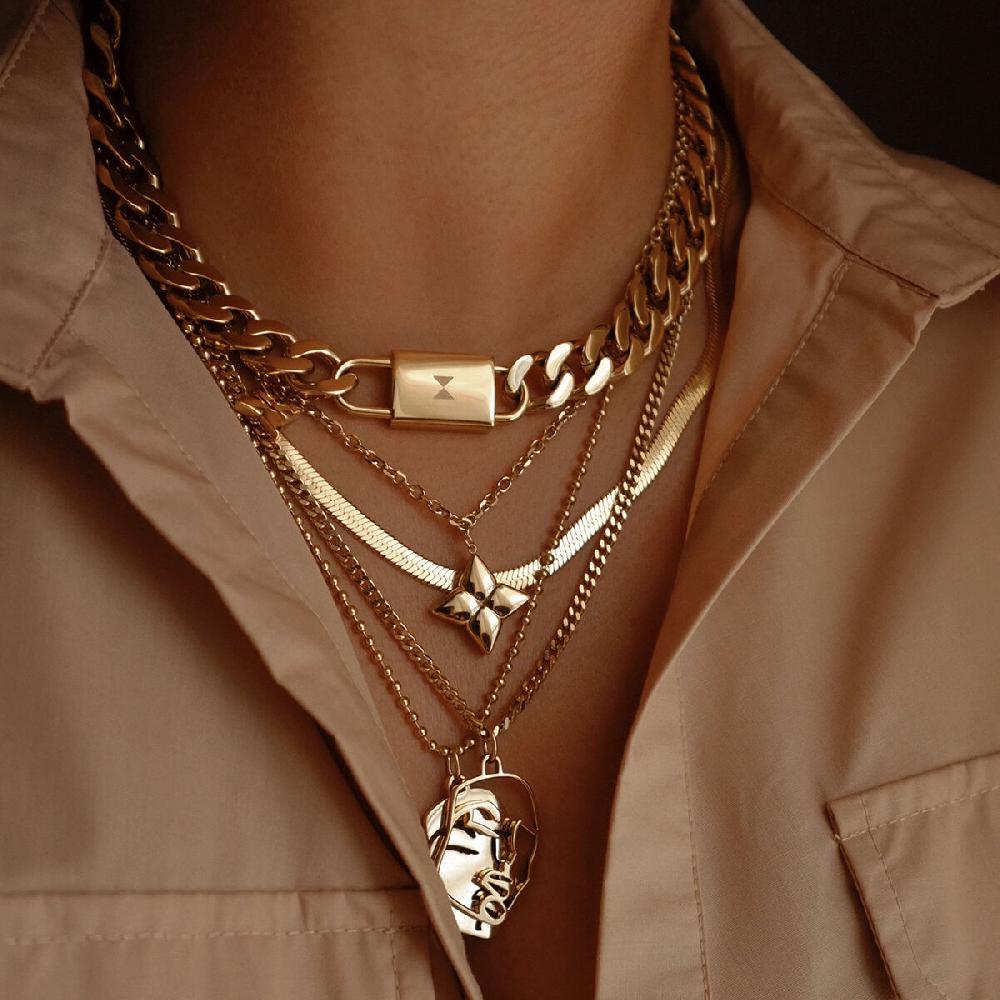 Mvmt Chunky Padlock Necklace Gold