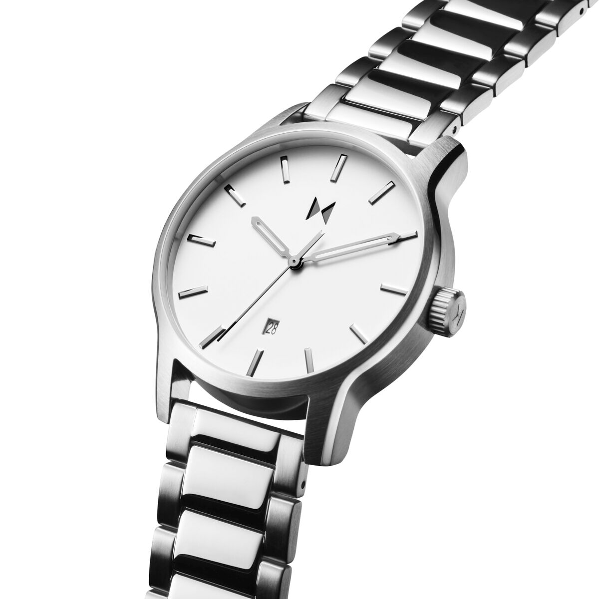 Mvmt Classic II Moon Silver | 44MM