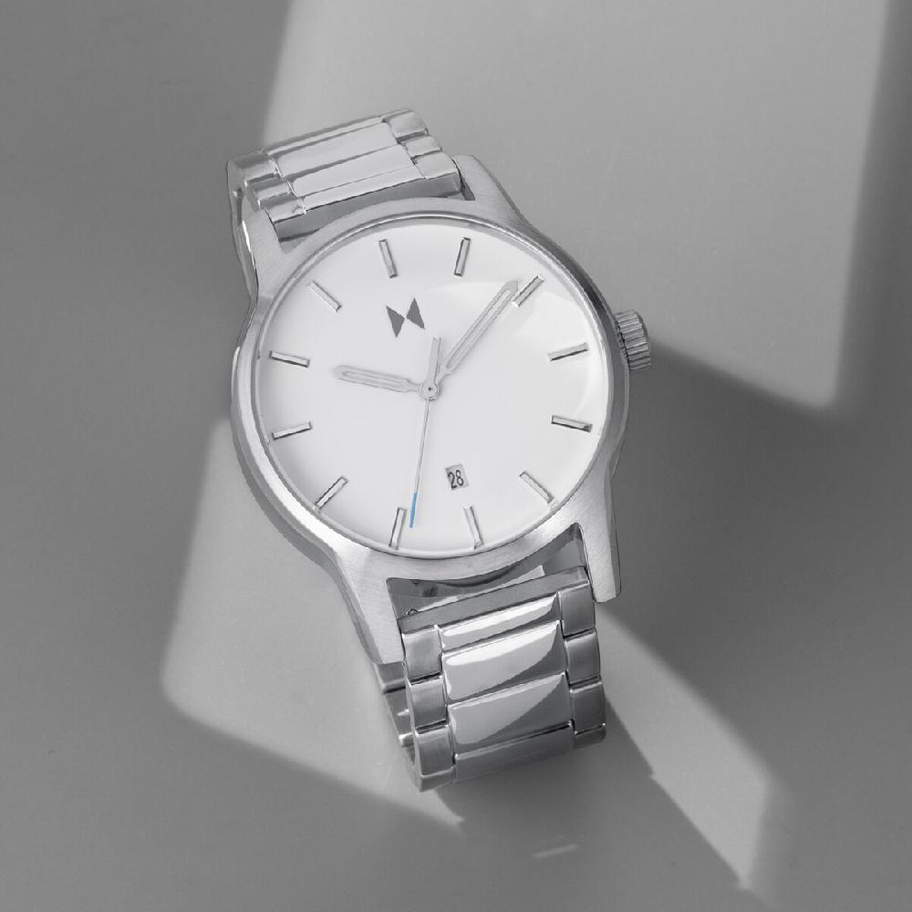 Mvmt Classic II Moon Silver | 44MM