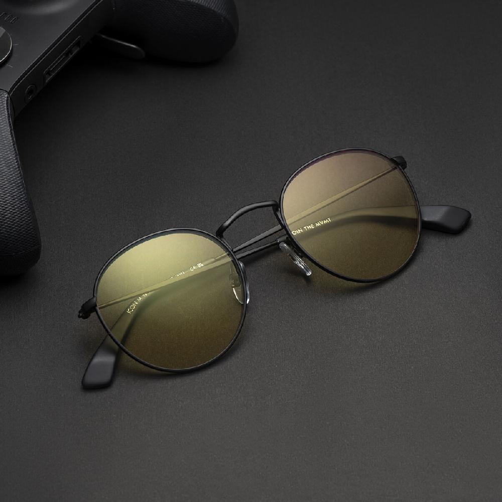 Mvmt Icon Gold Shield Black