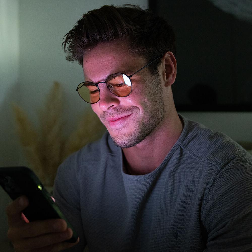 Mvmt Icon Gold Shield Black