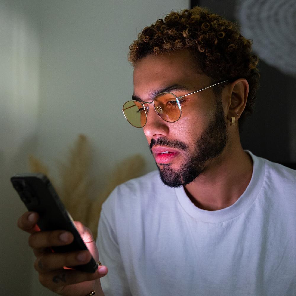 Mvmt Icon Gold Shield Gold